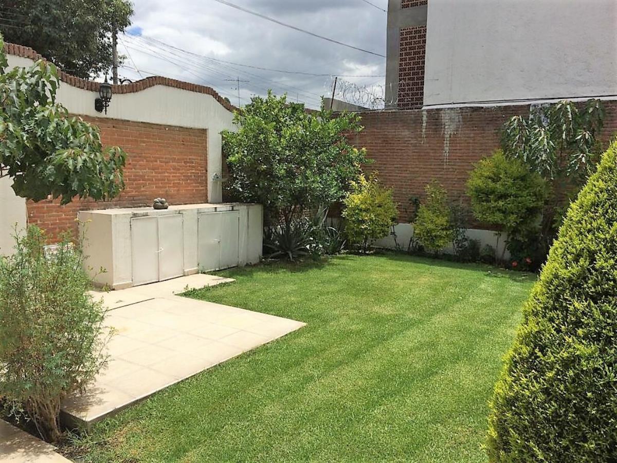 Inmueble Multiusos en venta (Casa Habitación y Edificio de Consultorios) Valle Dorado, Pue. 2