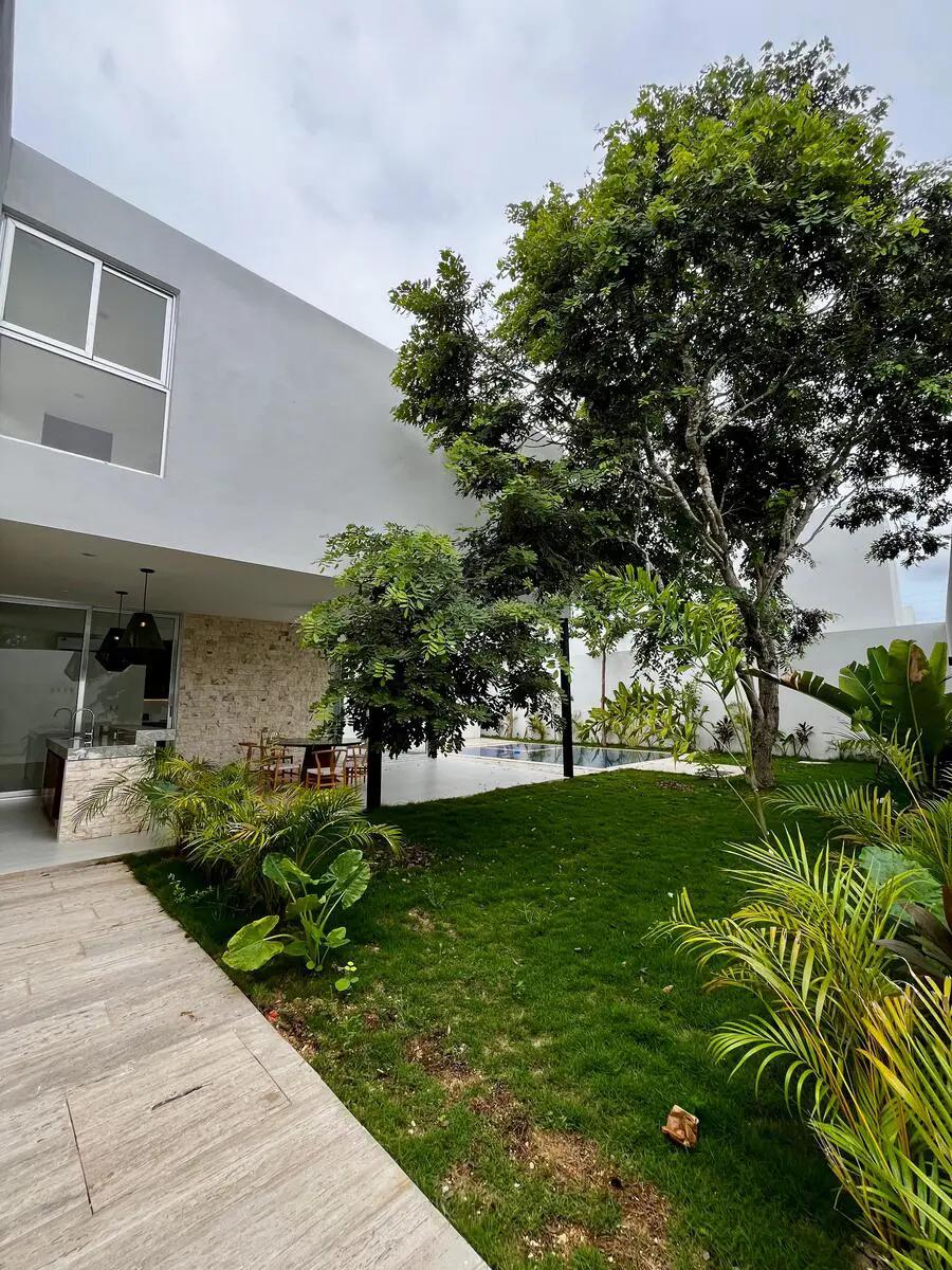 casa en venta en privada  xcanatun al norte de Mérida 2