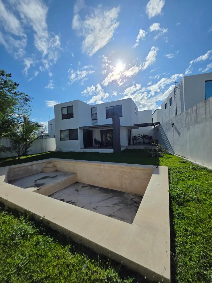 Casa en venta en privada unica living con paneles solares en merida yucatan 2