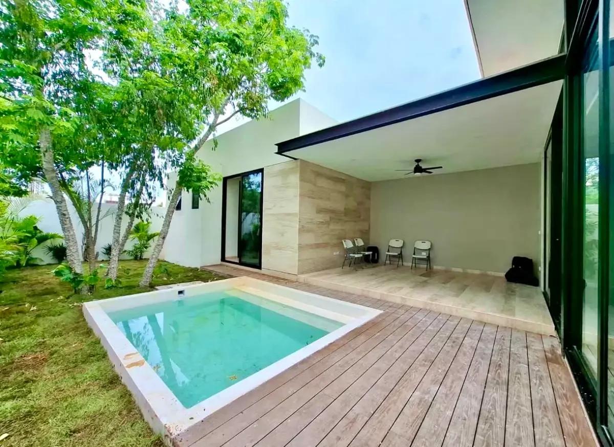 casa en venta en zona residencial   sobre carretera Merida- Progreso 4