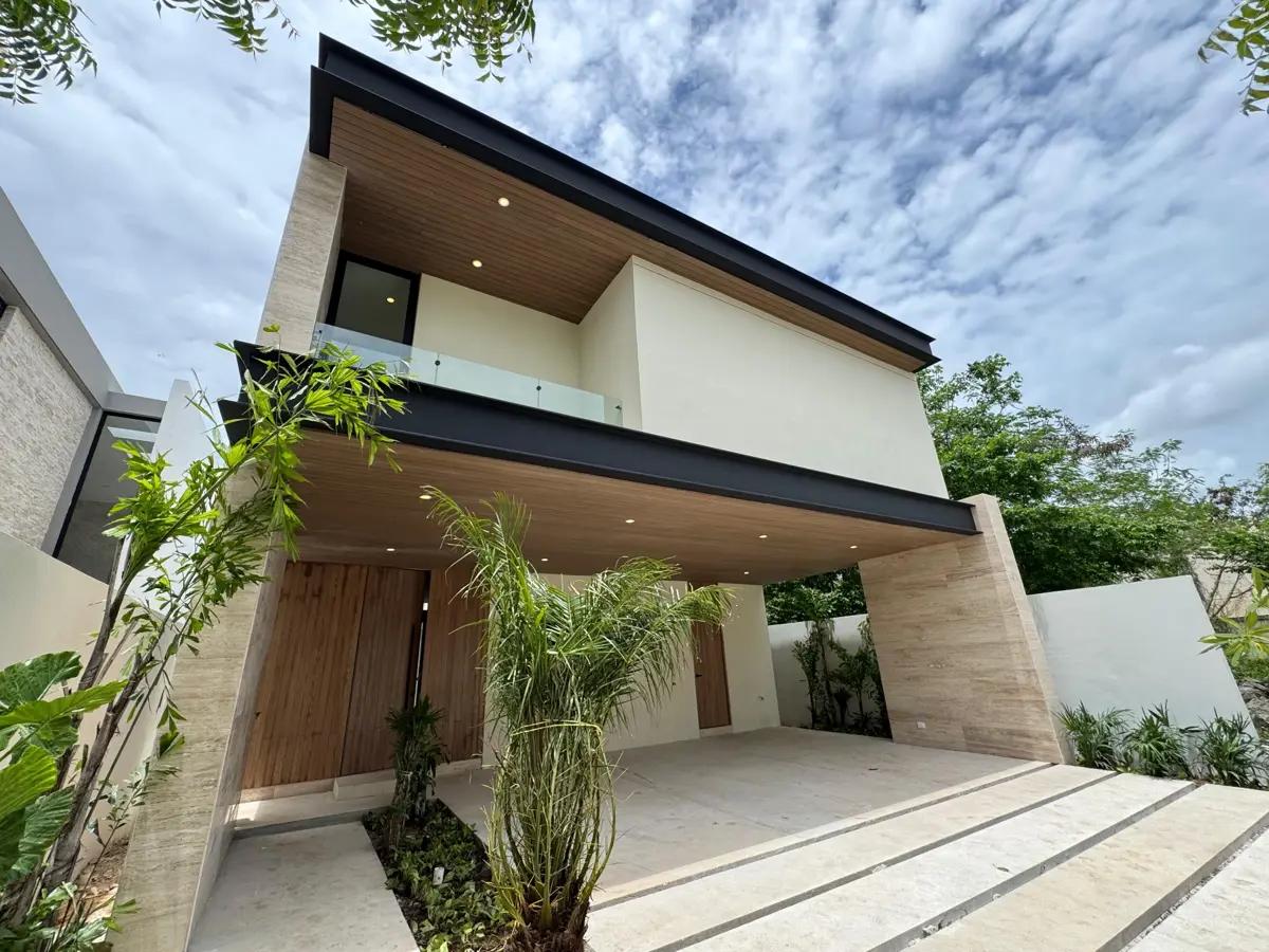 casa en venta en zona residencial   sobre carretera Merida- Progreso 1